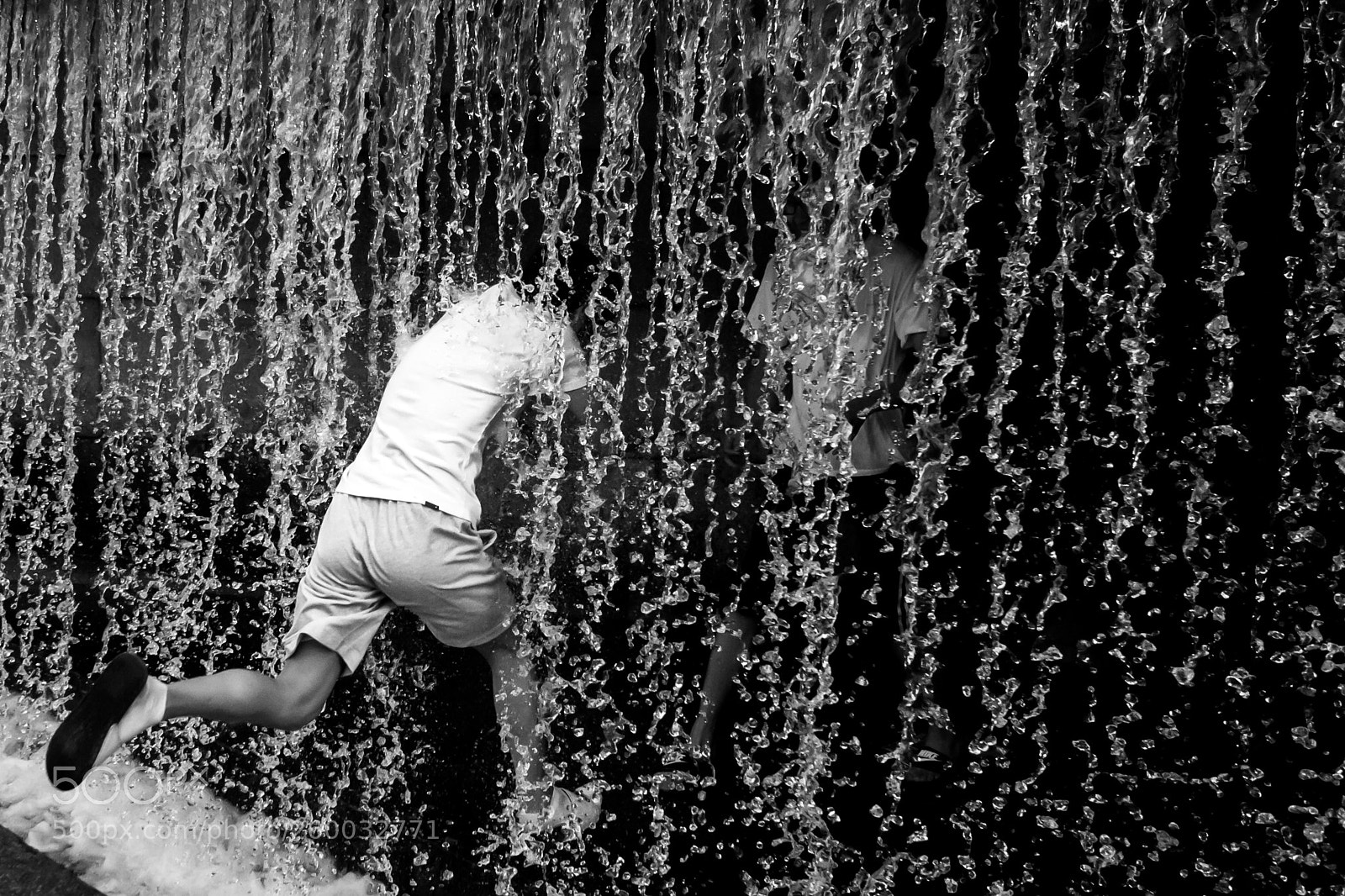 Canon EOS 5D Mark II sample photo. Getting wet for fun photography