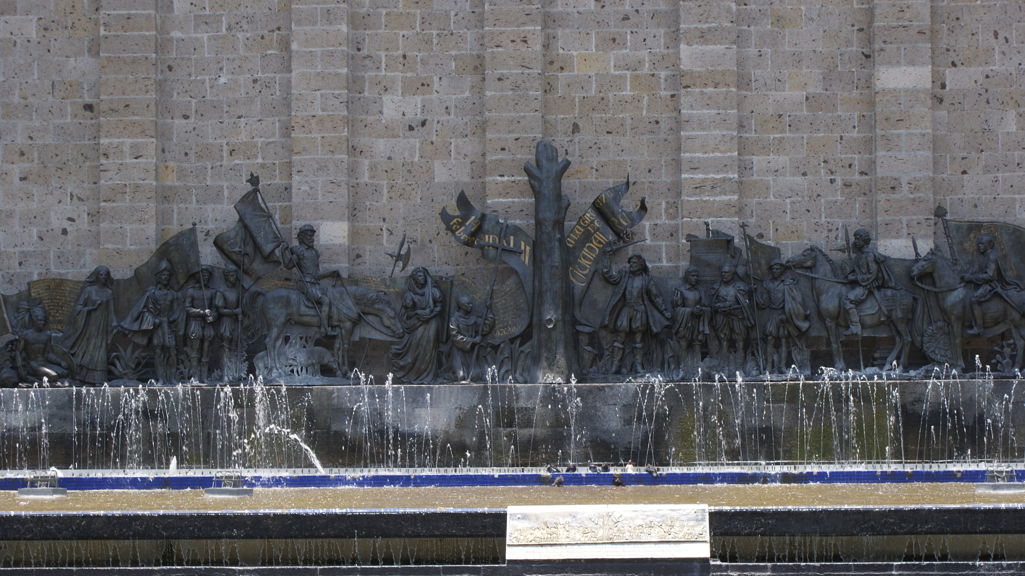Sony DT 18-70mm F3.5-5.6 sample photo. Las fuentes del centro photography