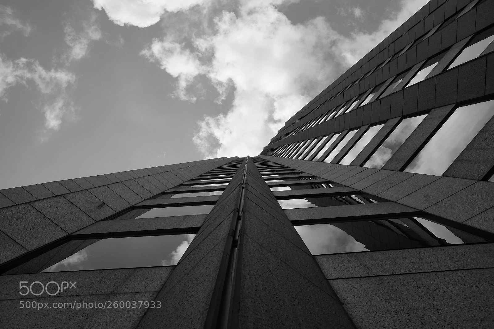 Fujifilm X100T sample photo. Skyward view photography