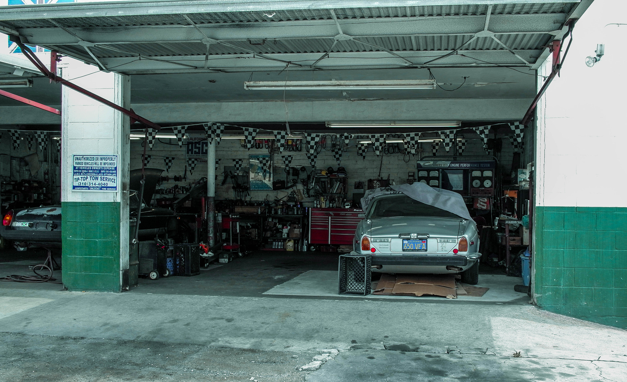 Leica T (Typ 701) sample photo. Car repair photography