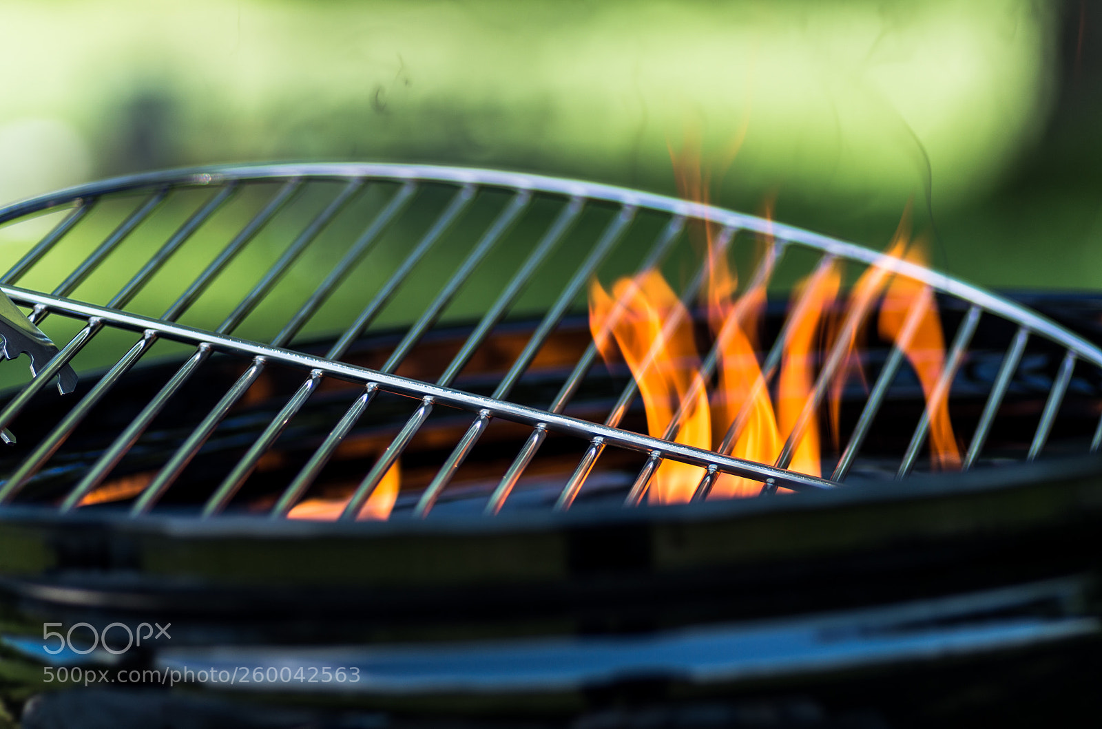 Pentax K-50 sample photo. Summertime grillin' photography