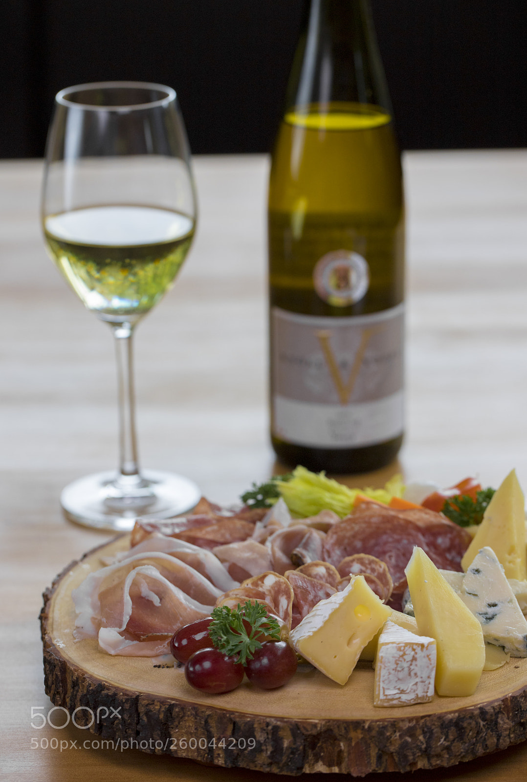 Canon EOS 6D Mark II sample photo. Appetizer platter and white photography
