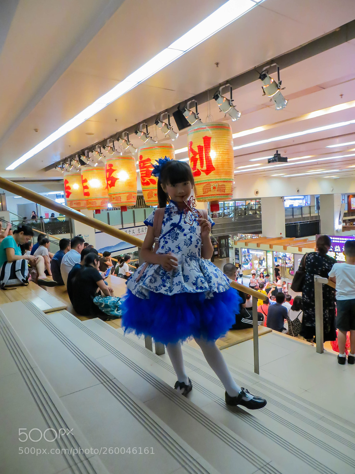 Canon PowerShot SX240 HS sample photo. 吃糖画的小女孩 photography