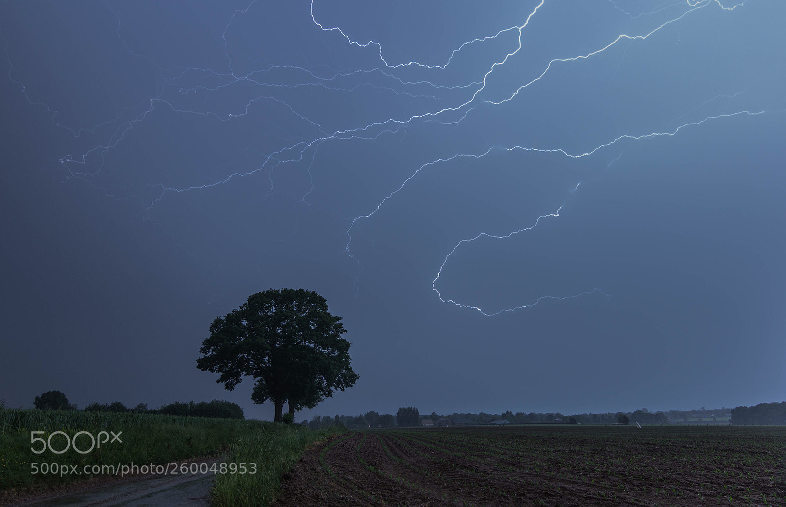Canon EOS 600D (Rebel EOS T3i / EOS Kiss X5) sample photo. Thunderstorm photography