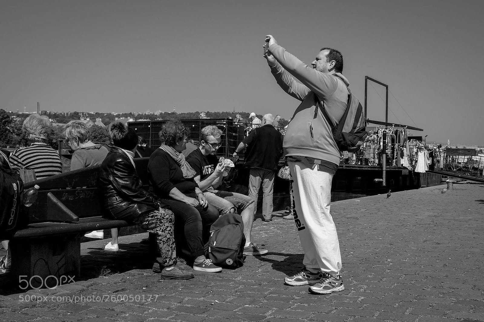 Fujifilm X-E2 sample photo. Tourist in sportswear photography