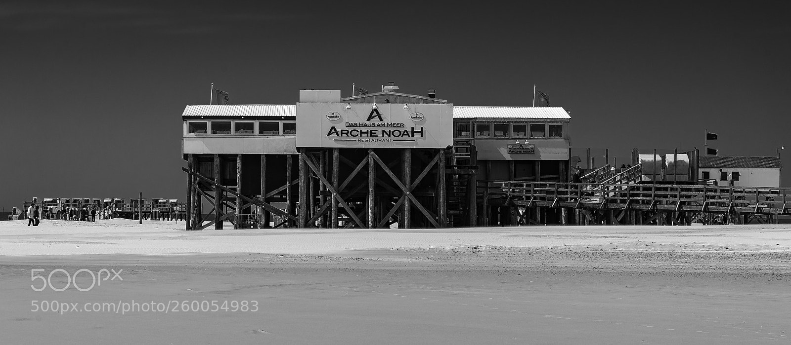 Nikon D700 sample photo. "restaurant at the beach" photography