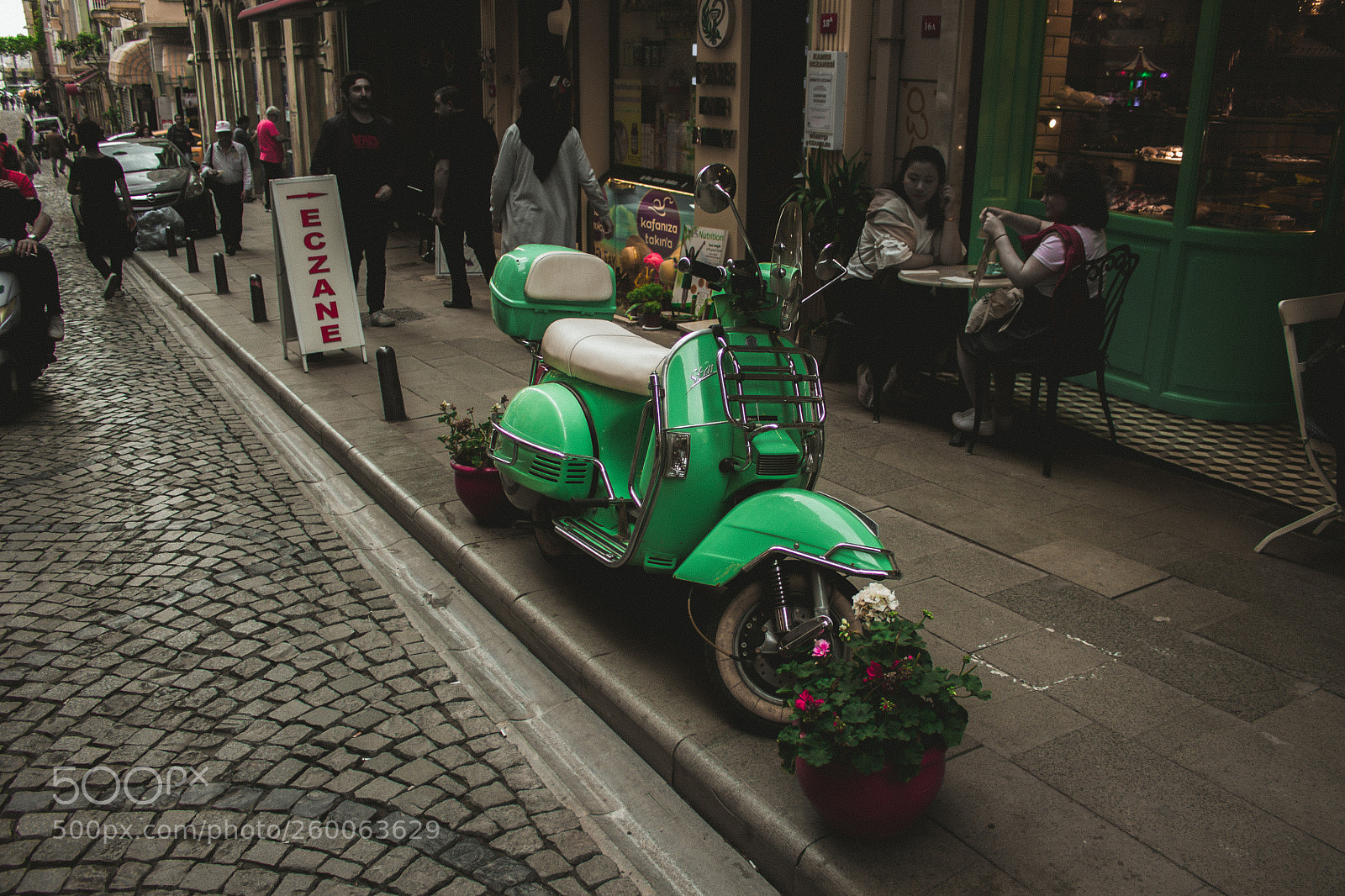 Canon EOS 1100D (EOS Rebel T3 / EOS Kiss X50) sample photo. Green motorcycle photography