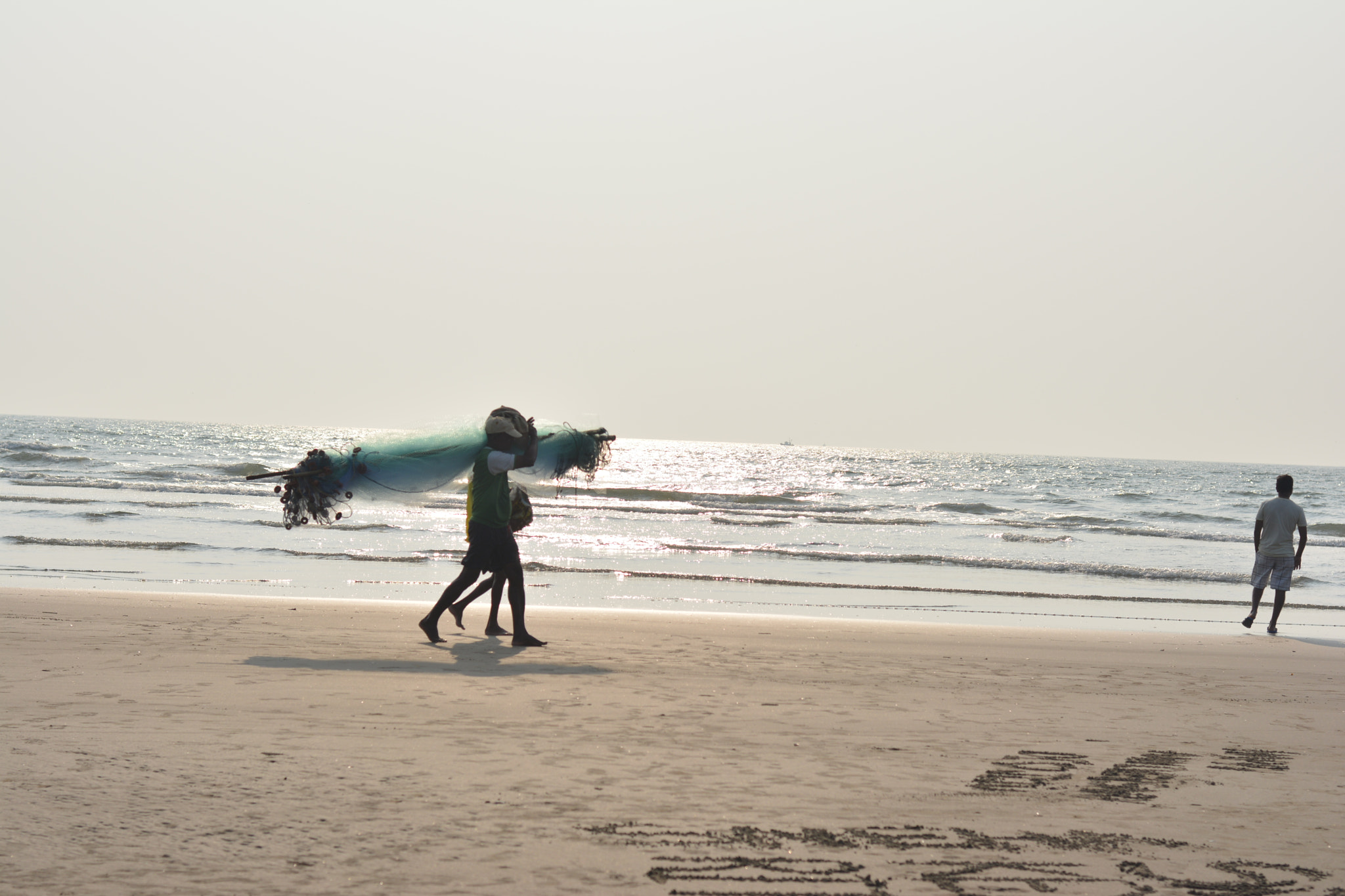 Nikon D5200 + Nikon AF-S Nikkor 50mm F1.8G sample photo. Walk with my waves photography