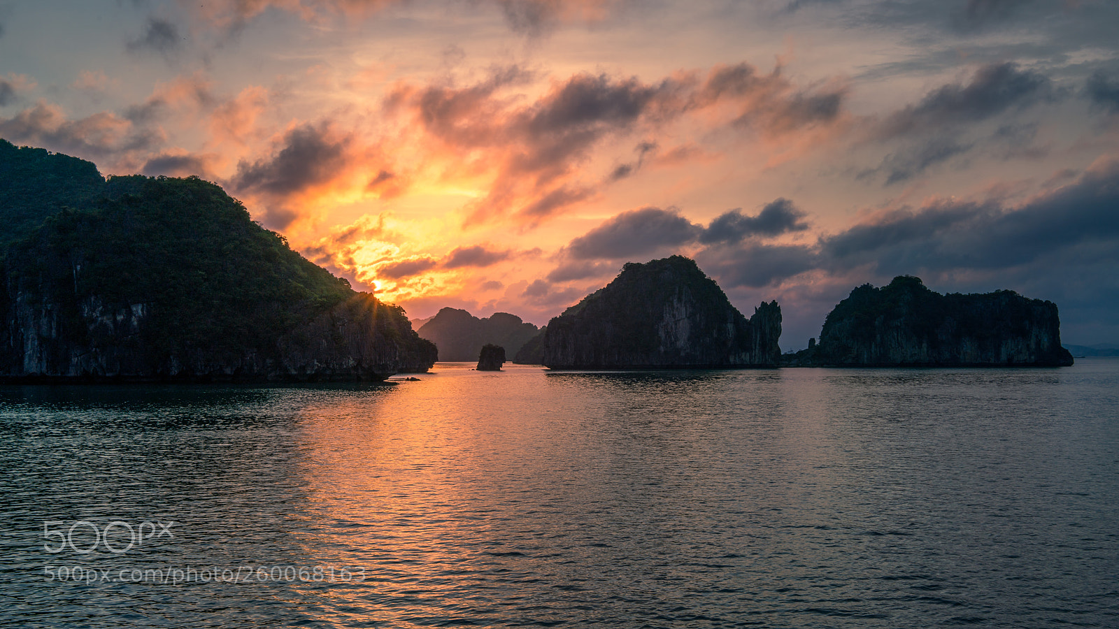 Sony a7R II sample photo. Sunrise in halong bay photography