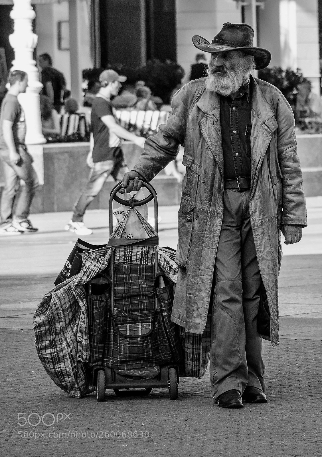 Canon EOS 70D sample photo. Croazia zagabria homeless photography