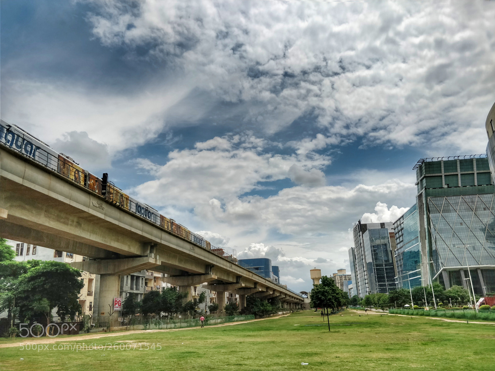 OnePlus 5 sample photo. Rapid metro cyber city photography