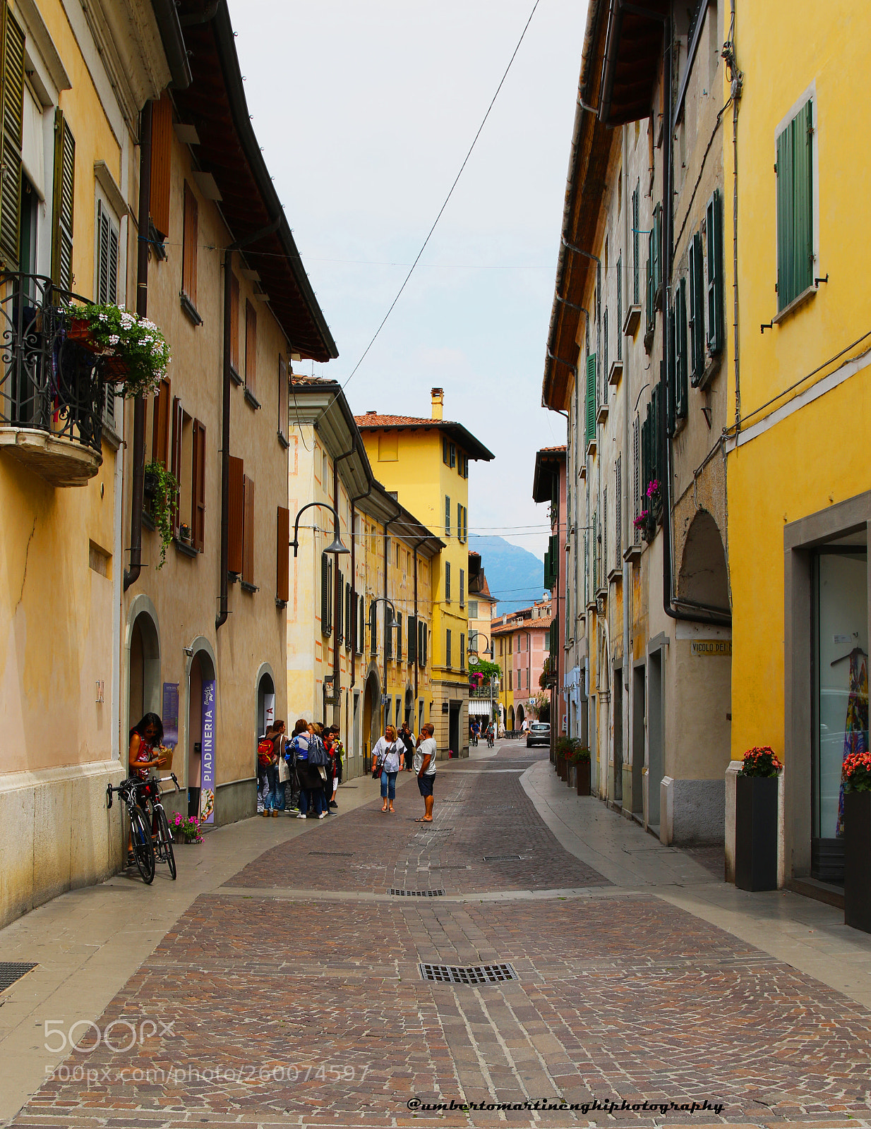 Canon EOS 7D Mark II sample photo. Iseo historic center photography