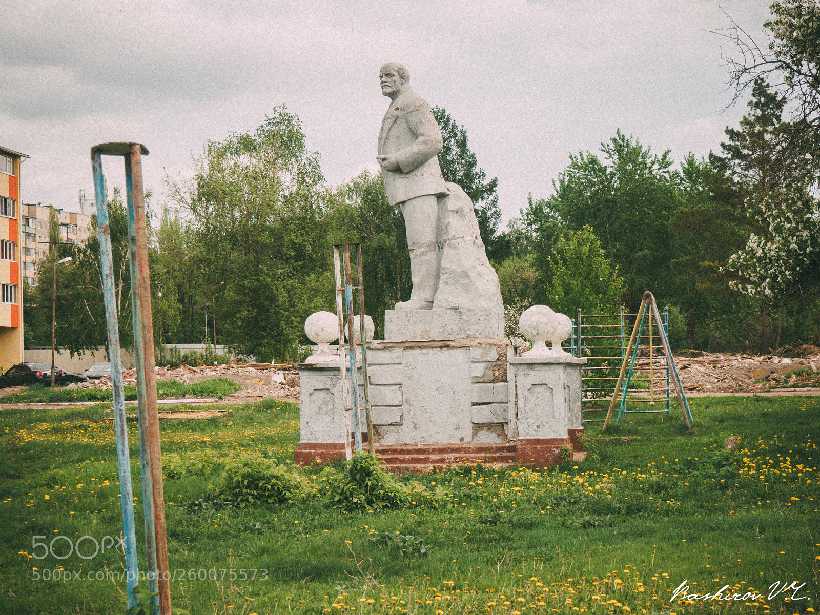 Olympus OM-D E-M10 II sample photo. Lenin photography