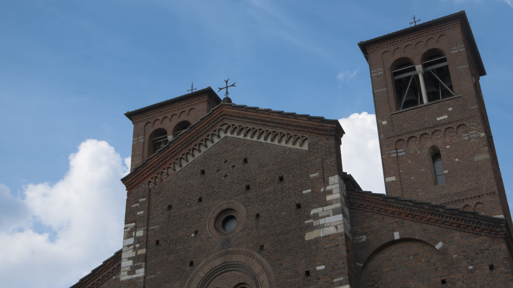 Panasonic Lumix DMC-G85 (Lumix DMC-G80) sample photo. Milan like a comic book photography