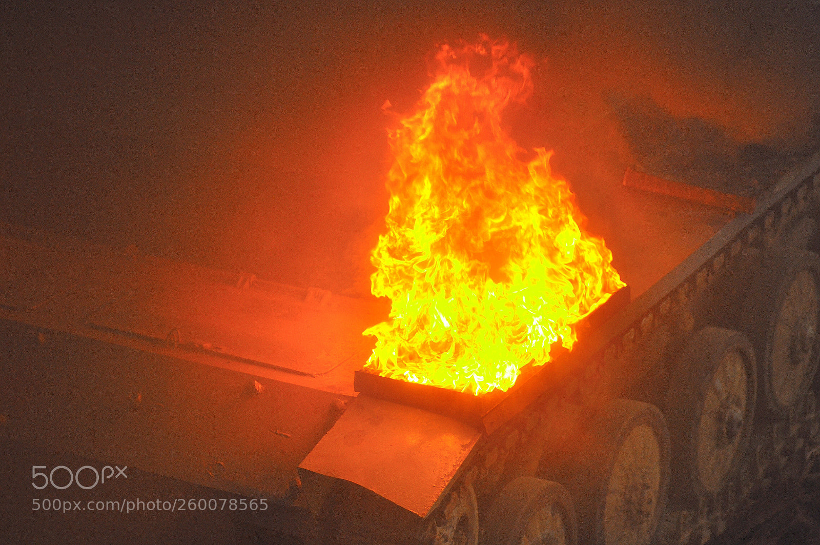 Nikon D90 sample photo. Flaming tank photography
