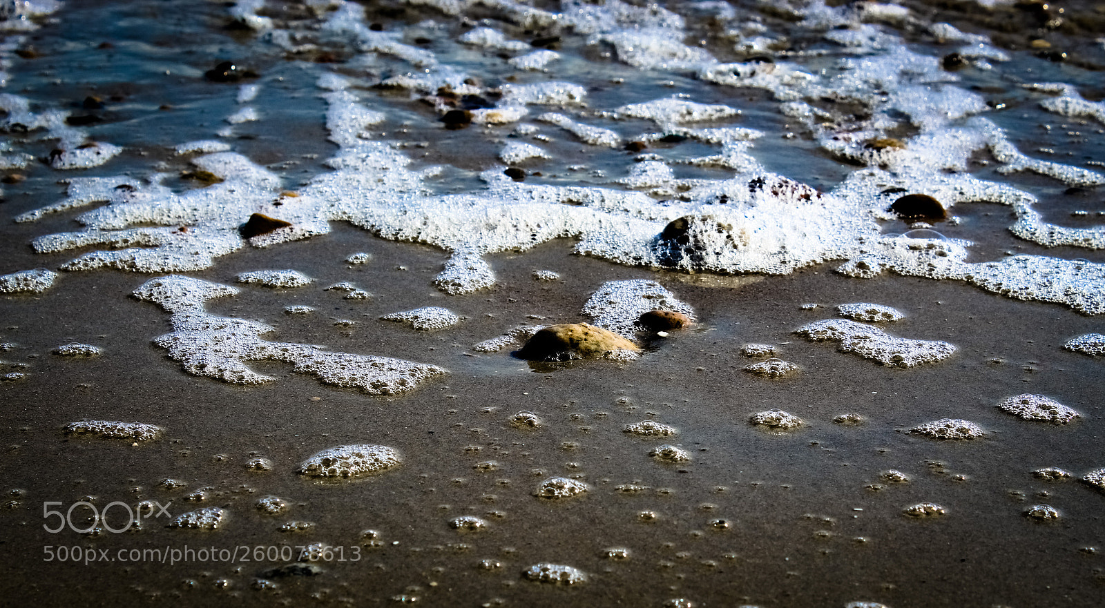 Canon EOS 1300D (EOS Rebel T6 / EOS Kiss X80) sample photo. Beach bubbles photography