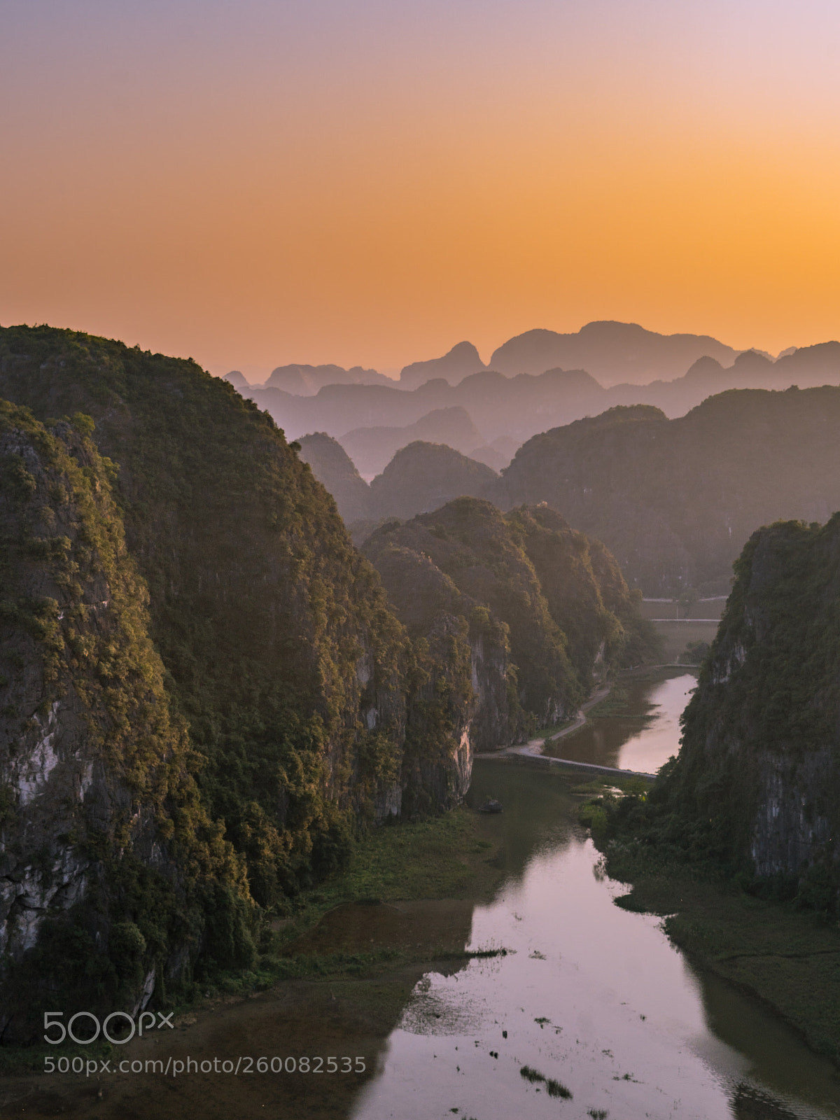Sony a7 II sample photo. Sunset in tam coc photography