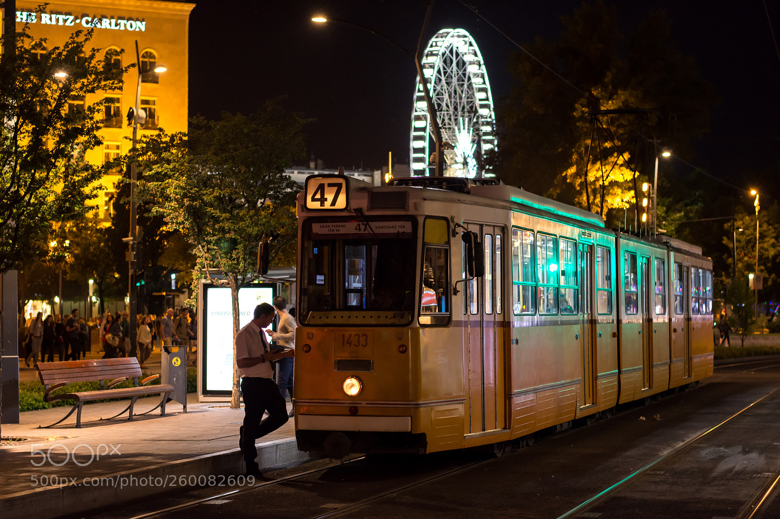 Nikon D7200 sample photo. Tram waiting photography