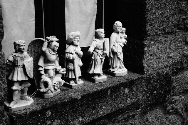 Sony Alpha NEX-5N sample photo. On the ledge photography