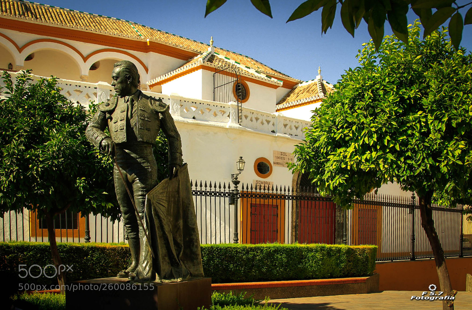 Canon EOS 7D sample photo. Plaza de toros de photography