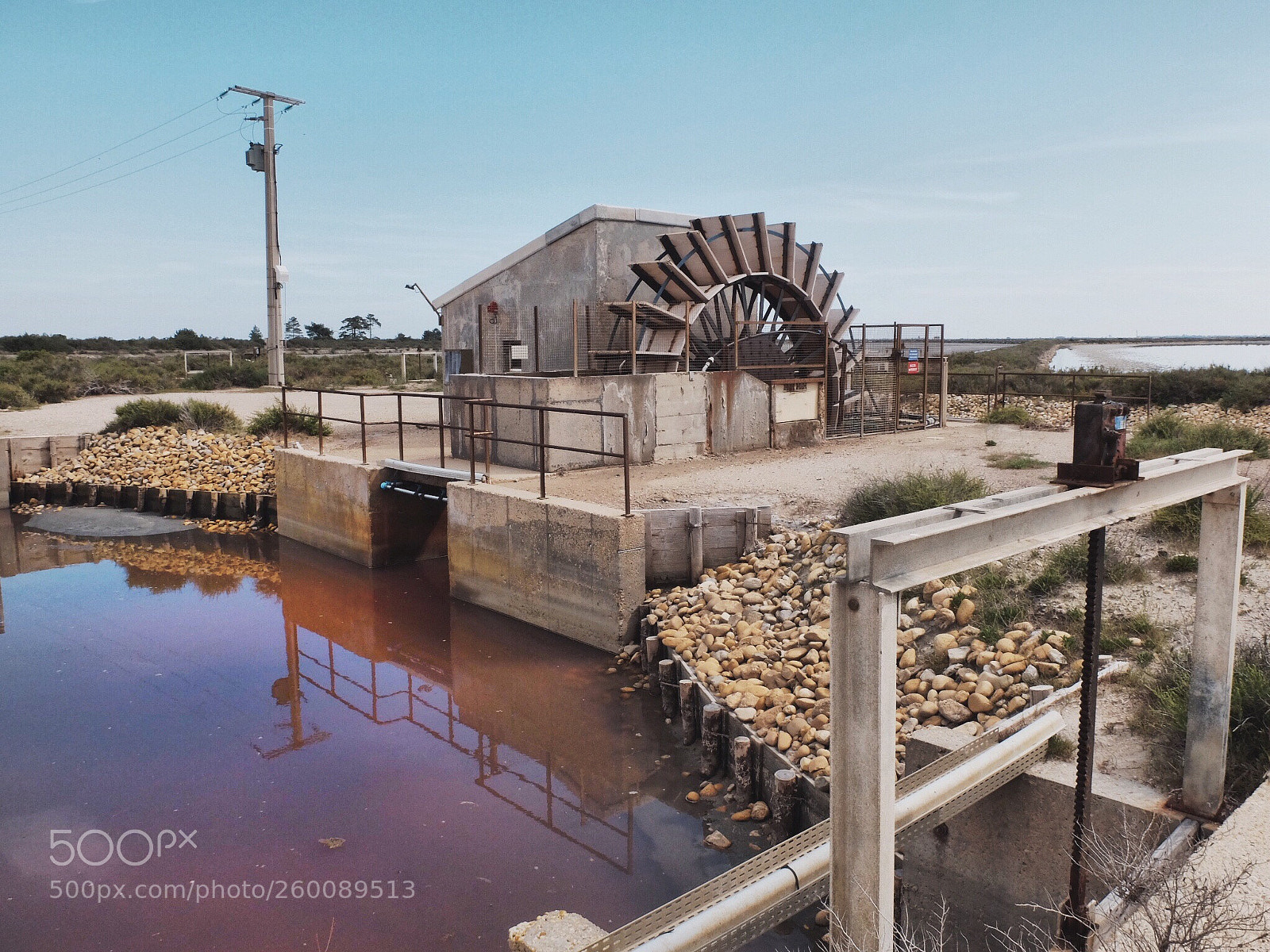Fujifilm X30 sample photo. Rusty business photography