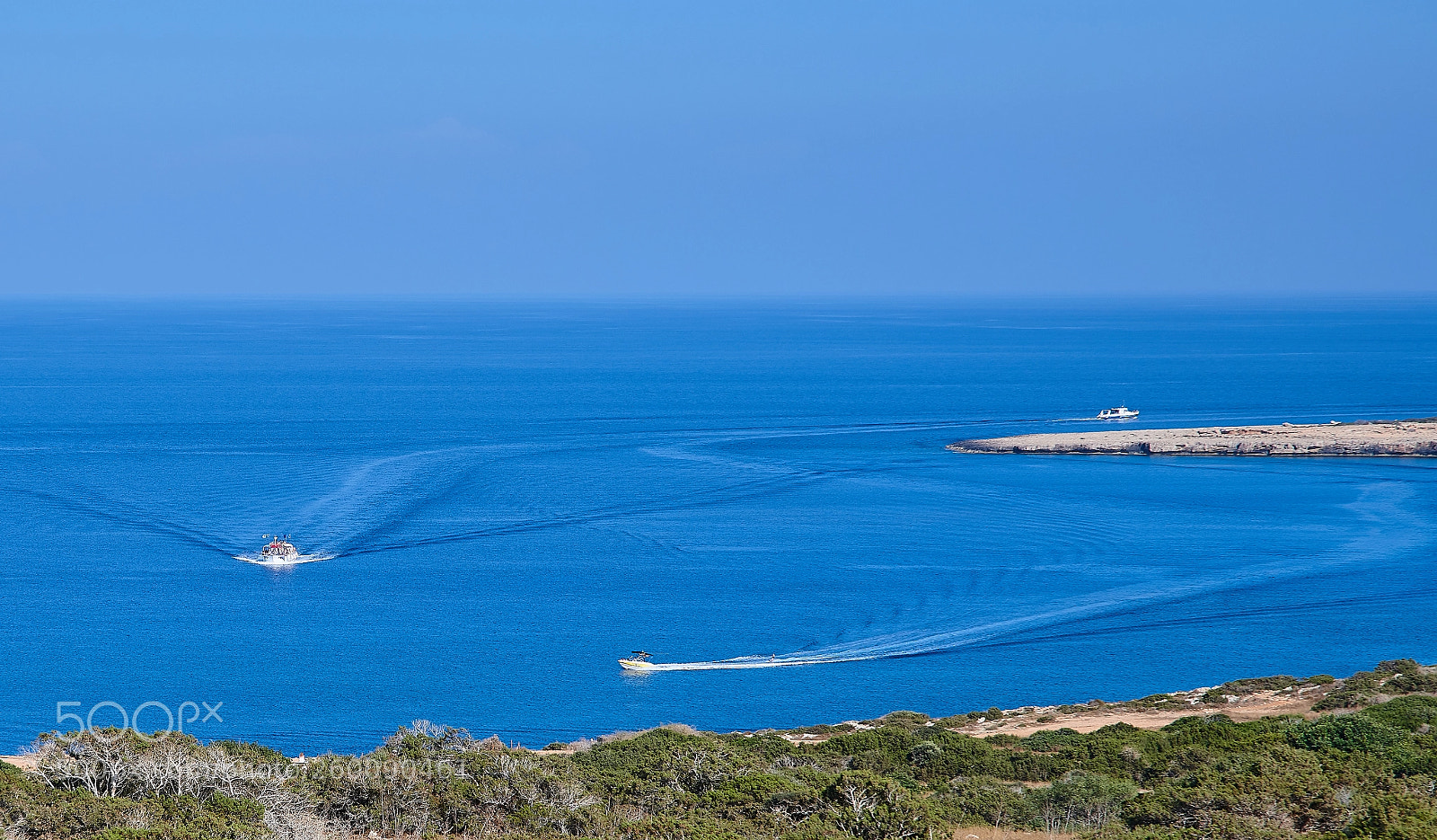 Nikon D850 sample photo. Boat trails photography