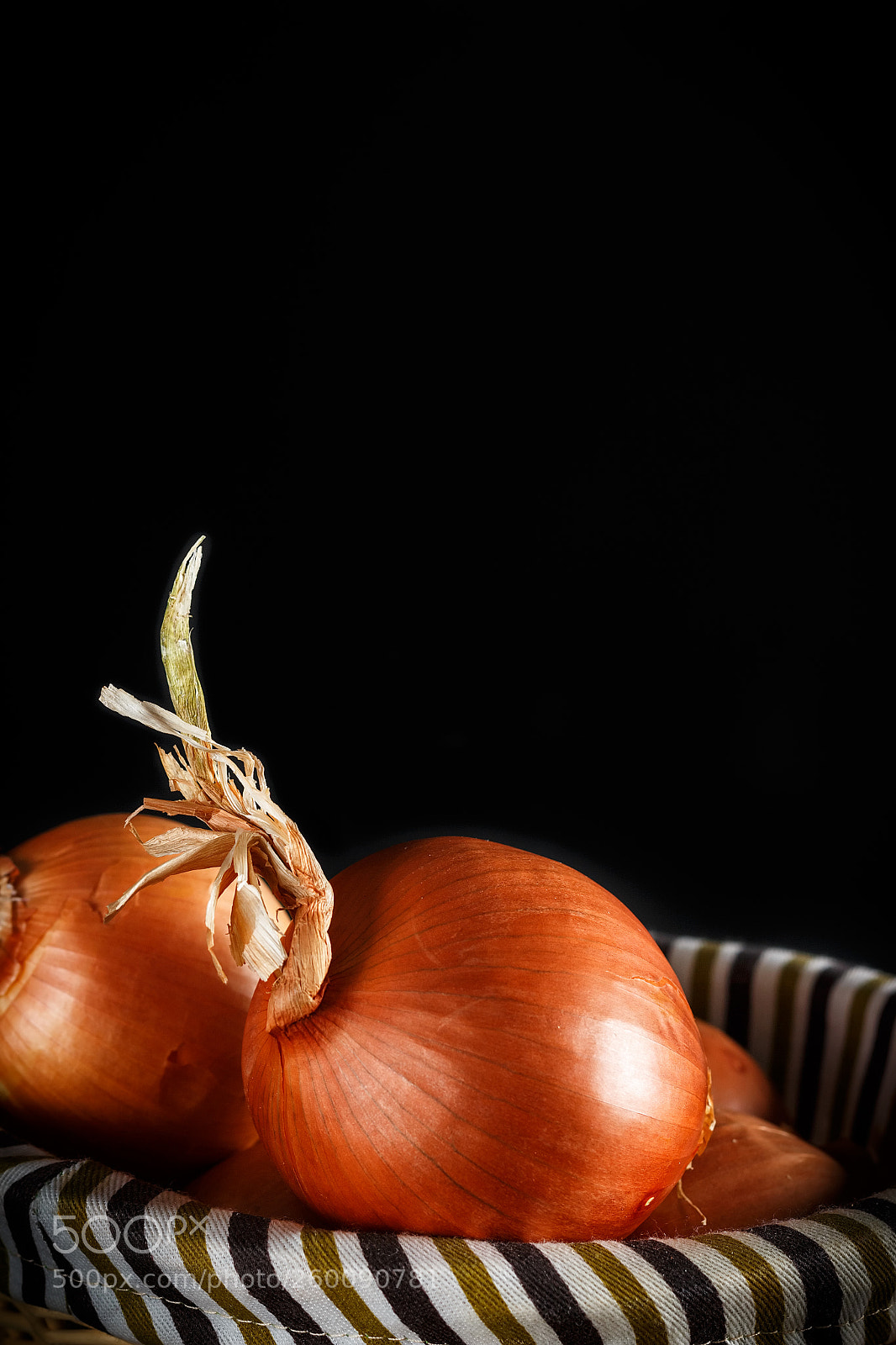Canon EOS 700D (EOS Rebel T5i / EOS Kiss X7i) sample photo. Onion bulb. photography