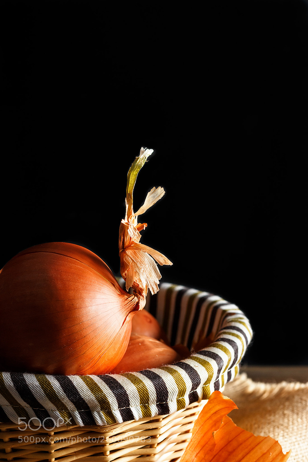 Canon EOS 700D (EOS Rebel T5i / EOS Kiss X7i) sample photo. Onion bulb. photography