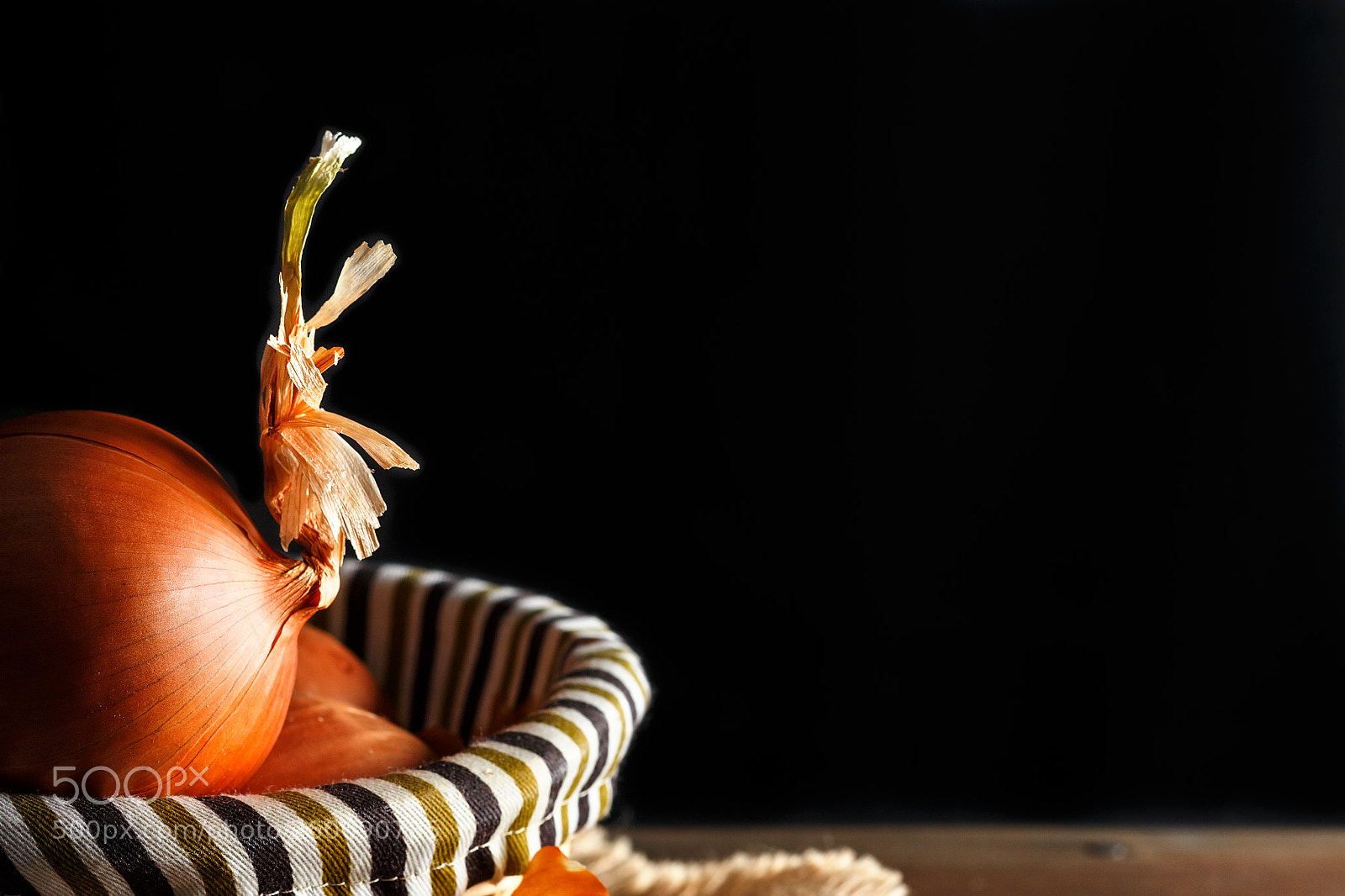 Canon EOS 700D (EOS Rebel T5i / EOS Kiss X7i) sample photo. Onion bulb. photography