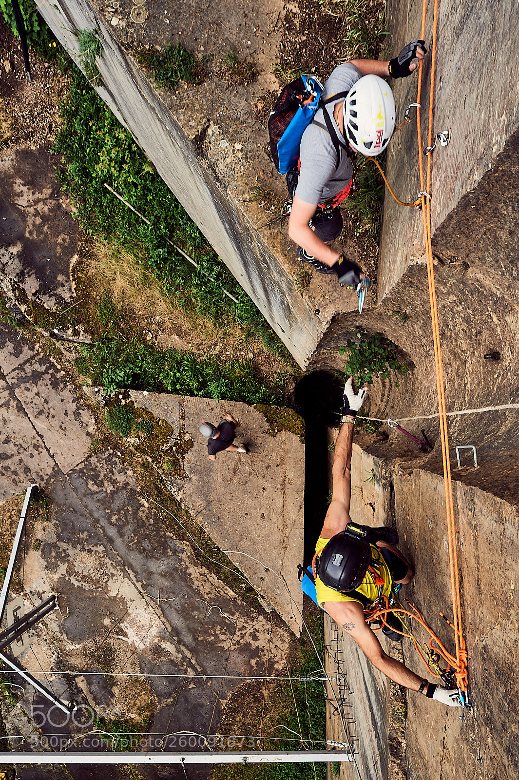 Nikon D700 sample photo. Giving a carabiner photography