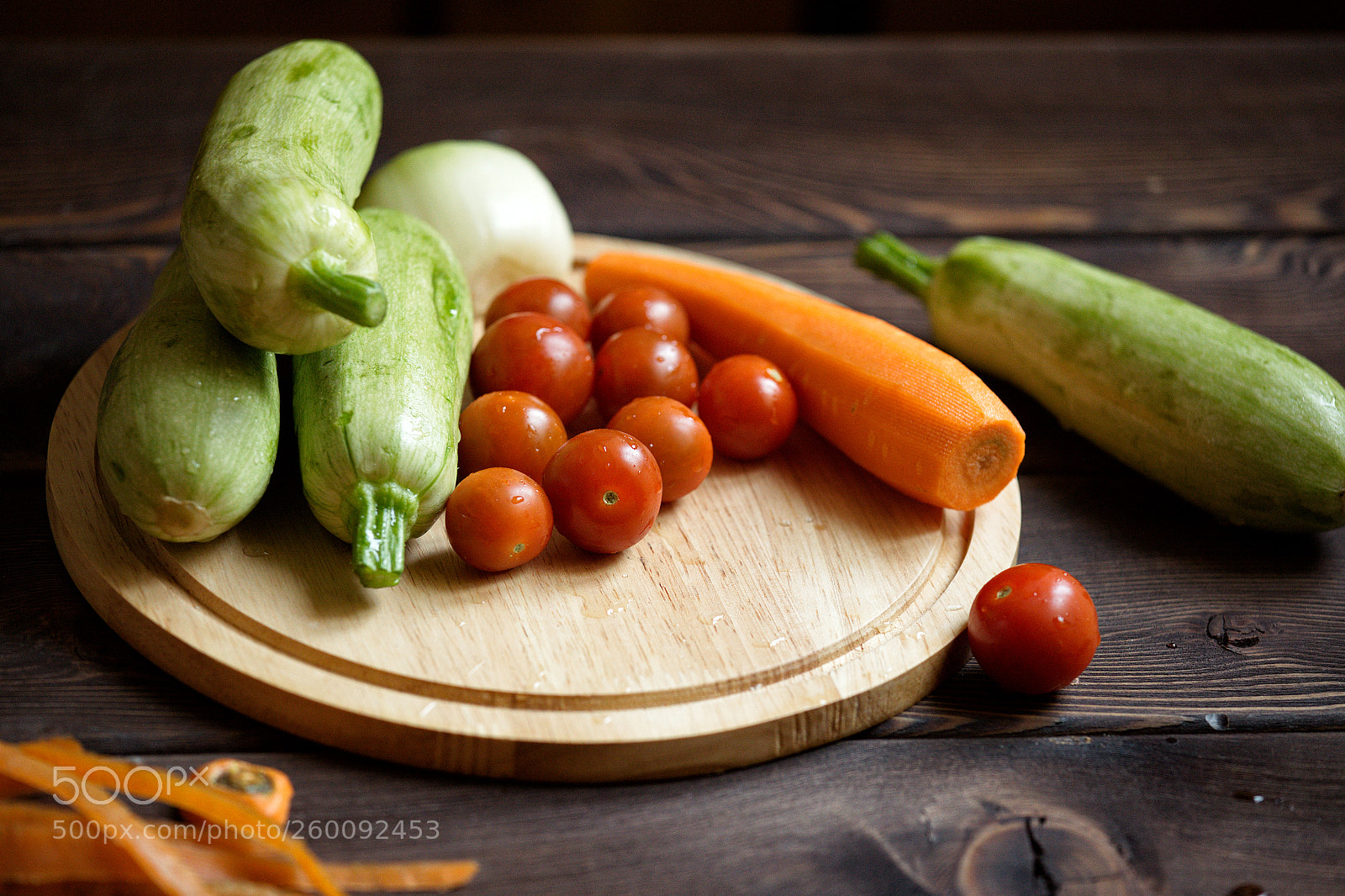 Canon EOS 5D Mark II sample photo. Молодые кабачки и помидорки черри. Овощи. photography