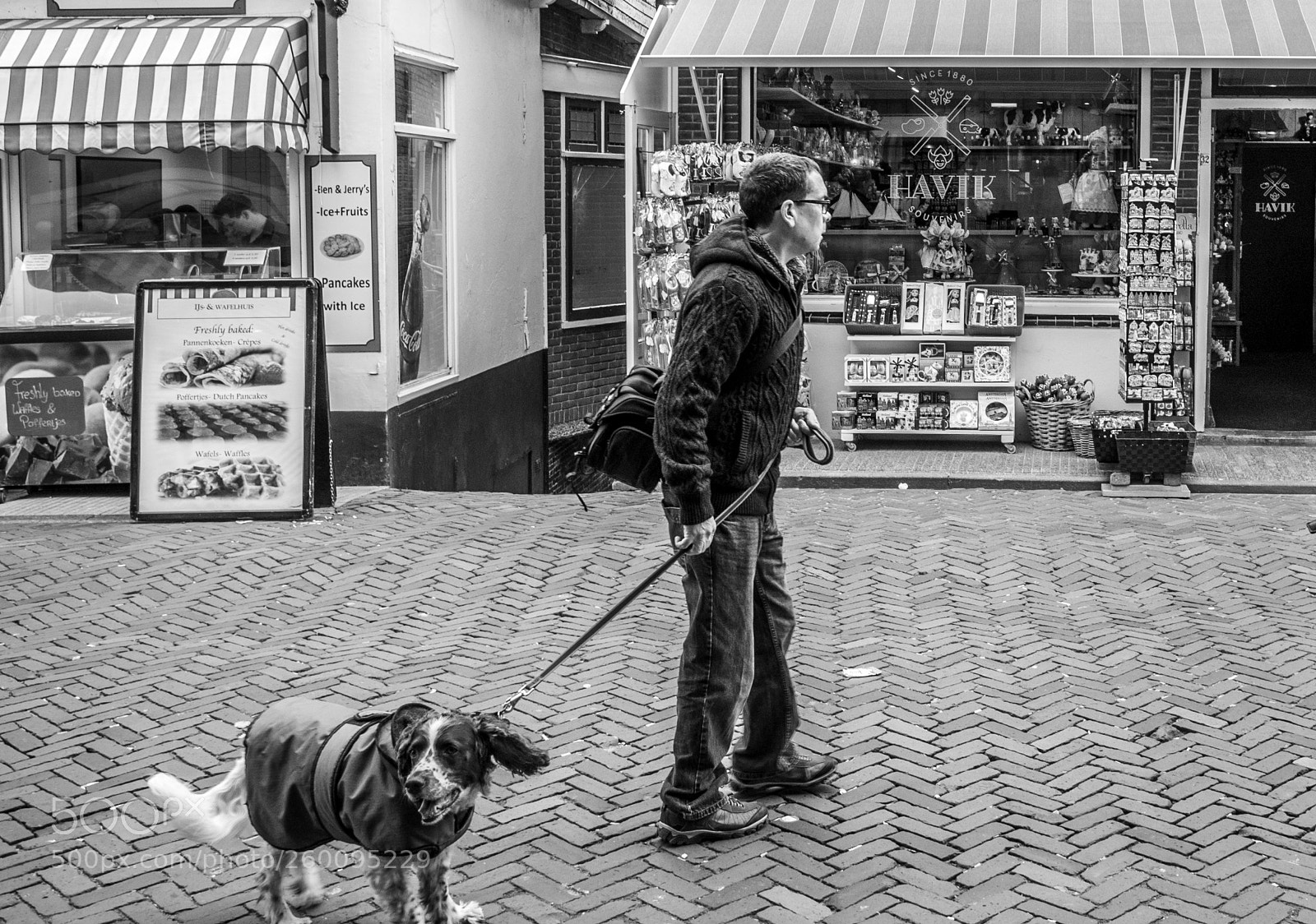 Olympus OM-D E-M10 sample photo. Volendam tourism photography