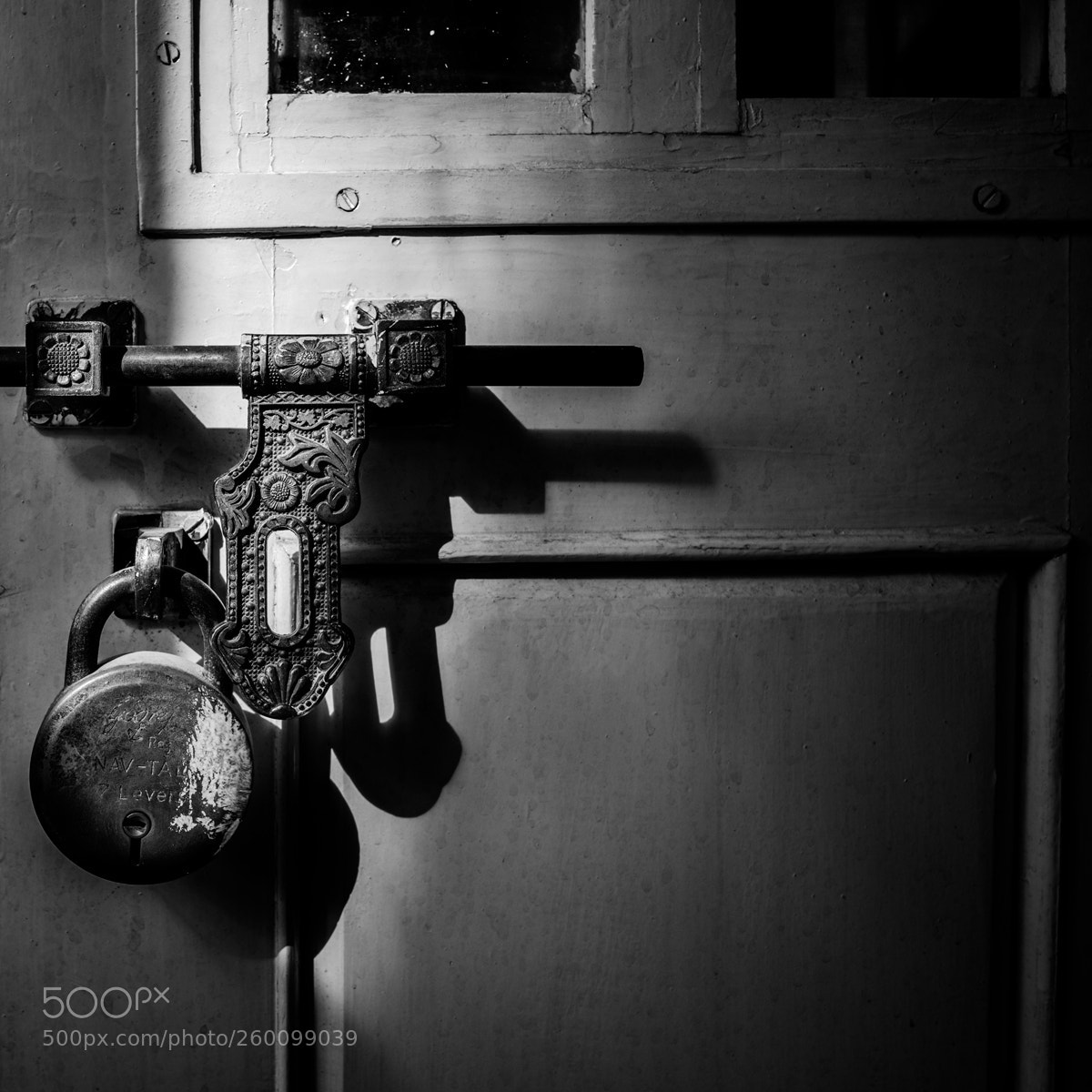 Nikon D850 sample photo. The lock photography