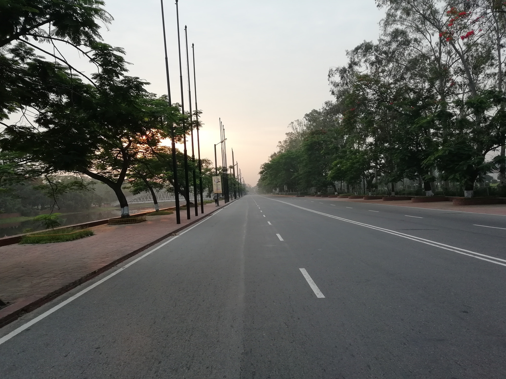 HUAWEI Y9 2018 sample photo. Street view photography