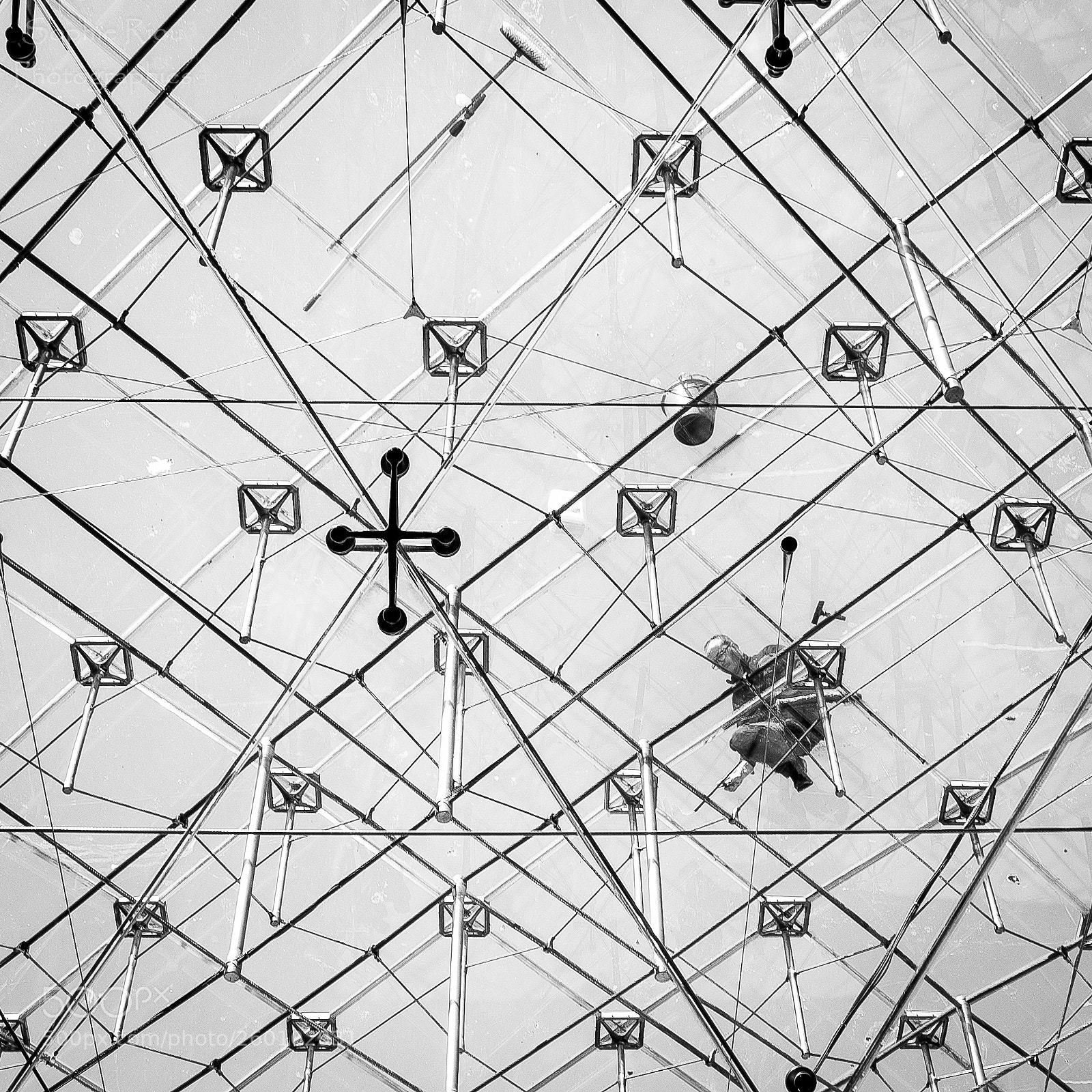 Pentax K-30 sample photo. Louvre pyramid cleaning photography