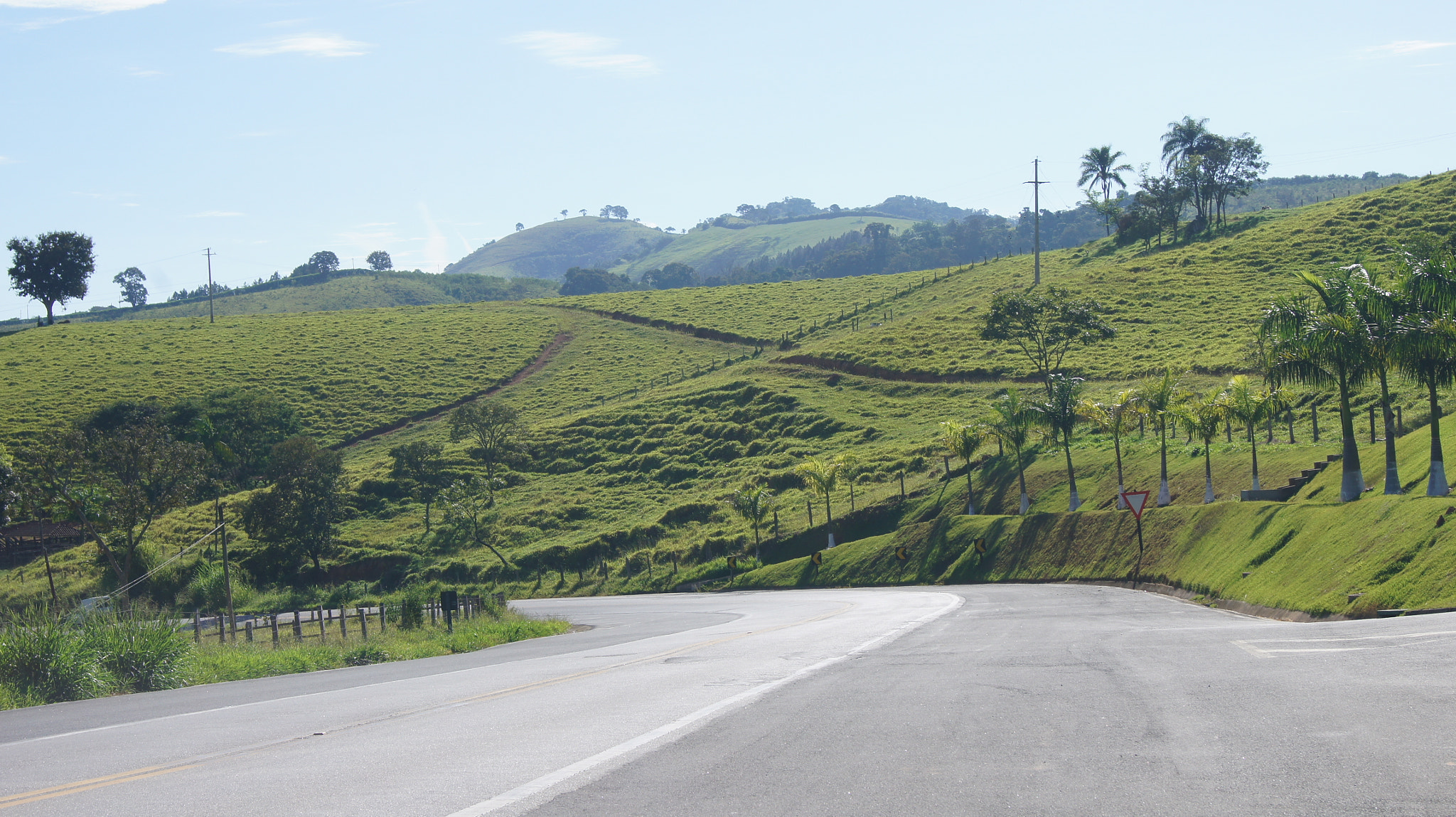 Sony SLT-A33 sample photo. Nature and road photography