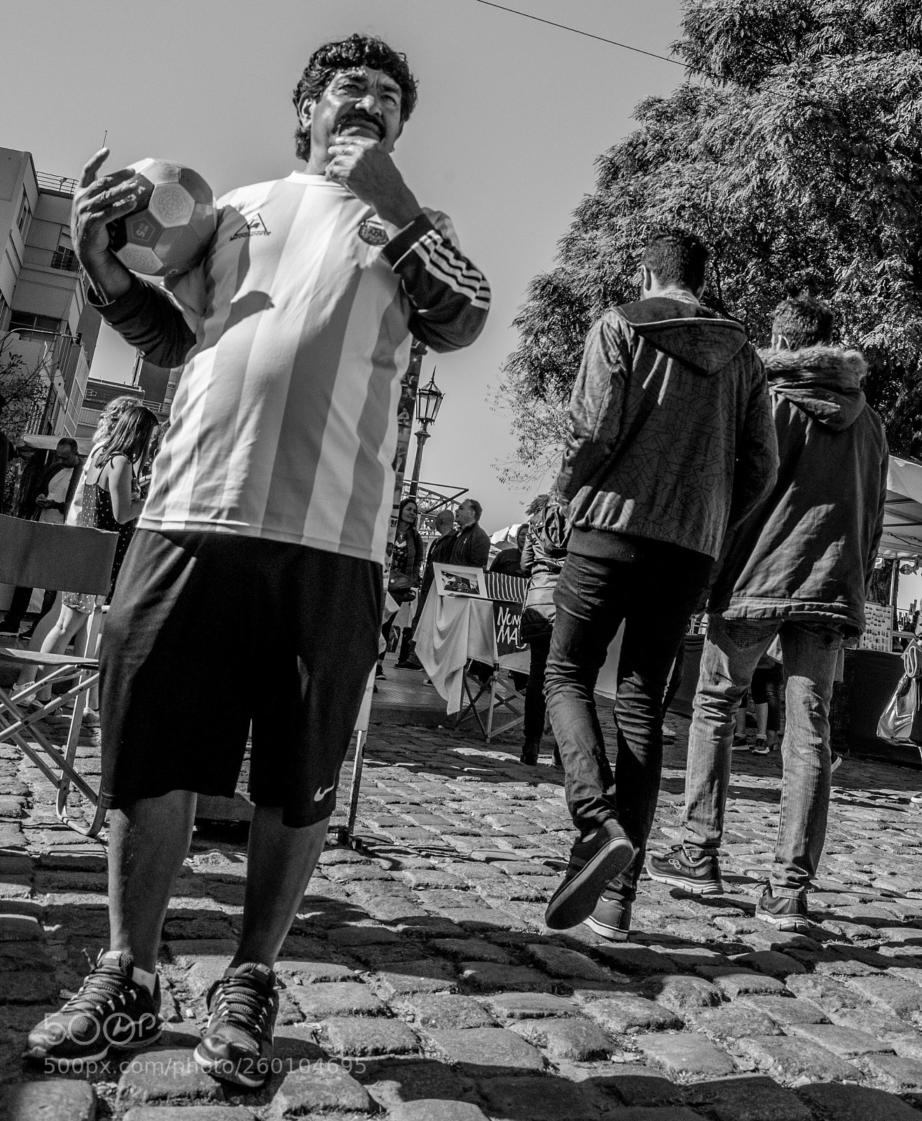Ricoh GR II sample photo. Maradona for tourists photography