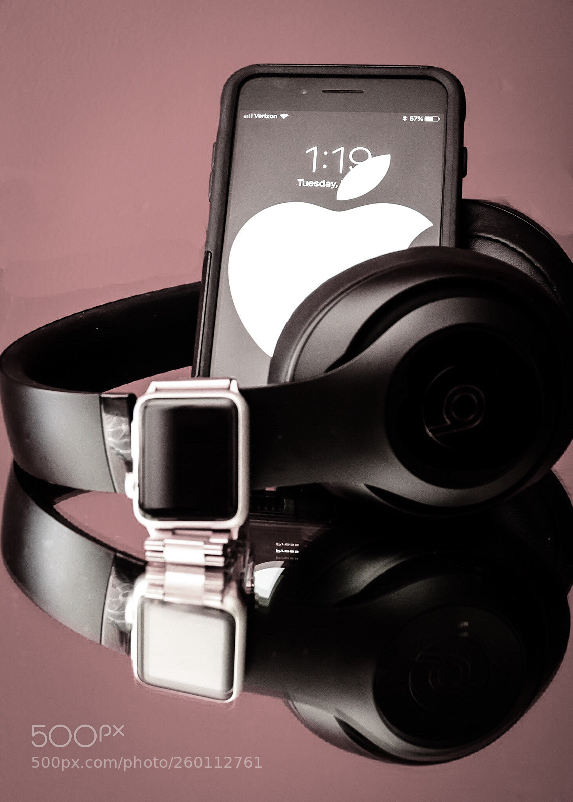 Nikon D7000 sample photo. Apple technology photography