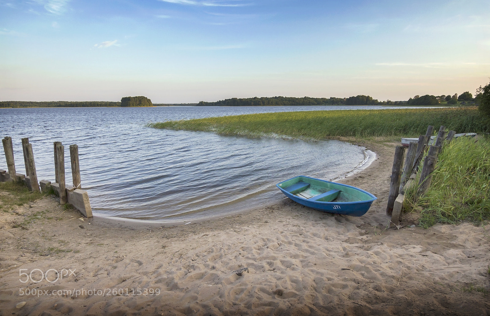 Canon EOS 60D sample photo. Boat on the sandy photography