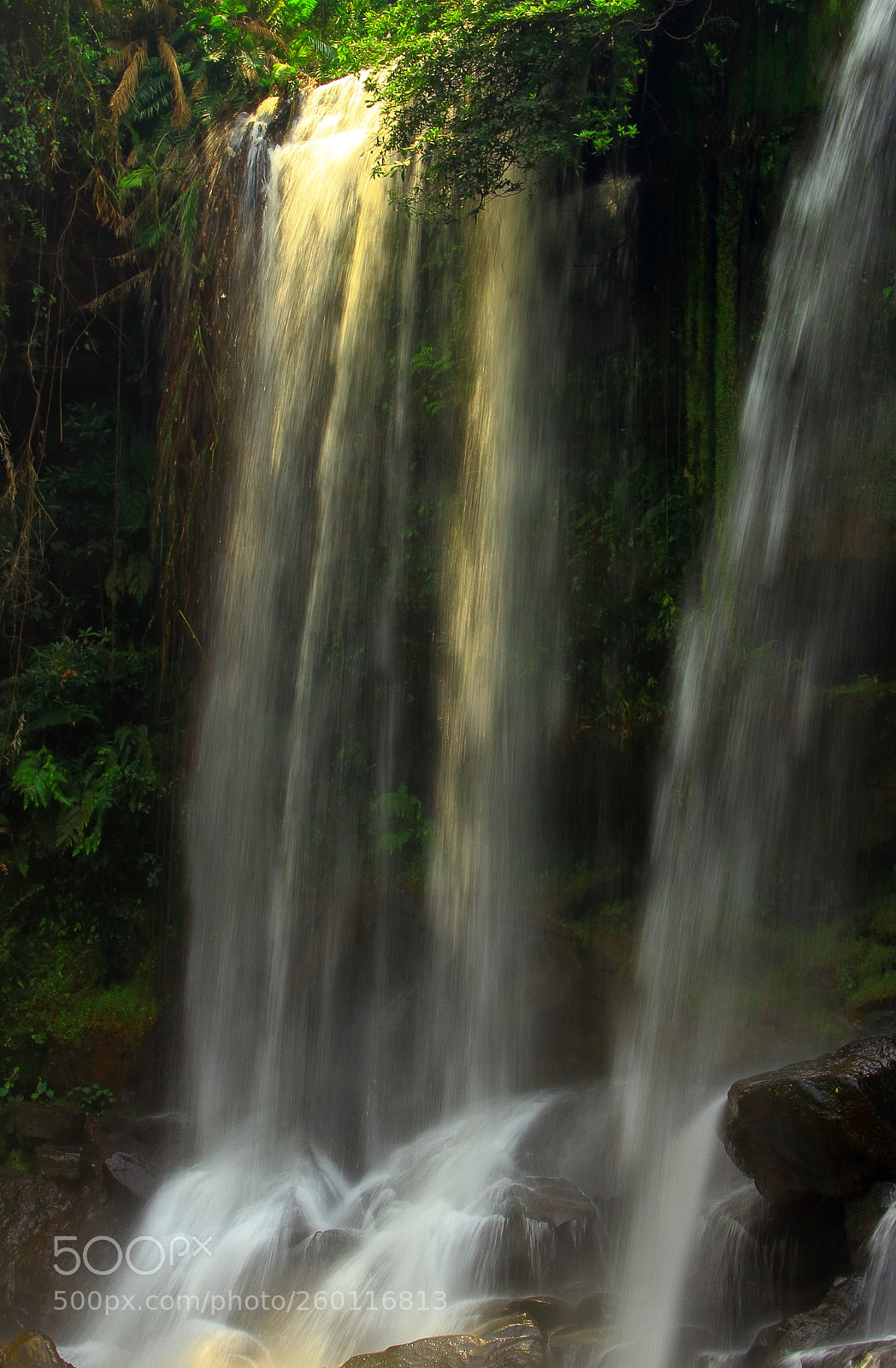 Canon EOS 100D (EOS Rebel SL1 / EOS Kiss X7) sample photo. Majestic waterfall in jungle photography