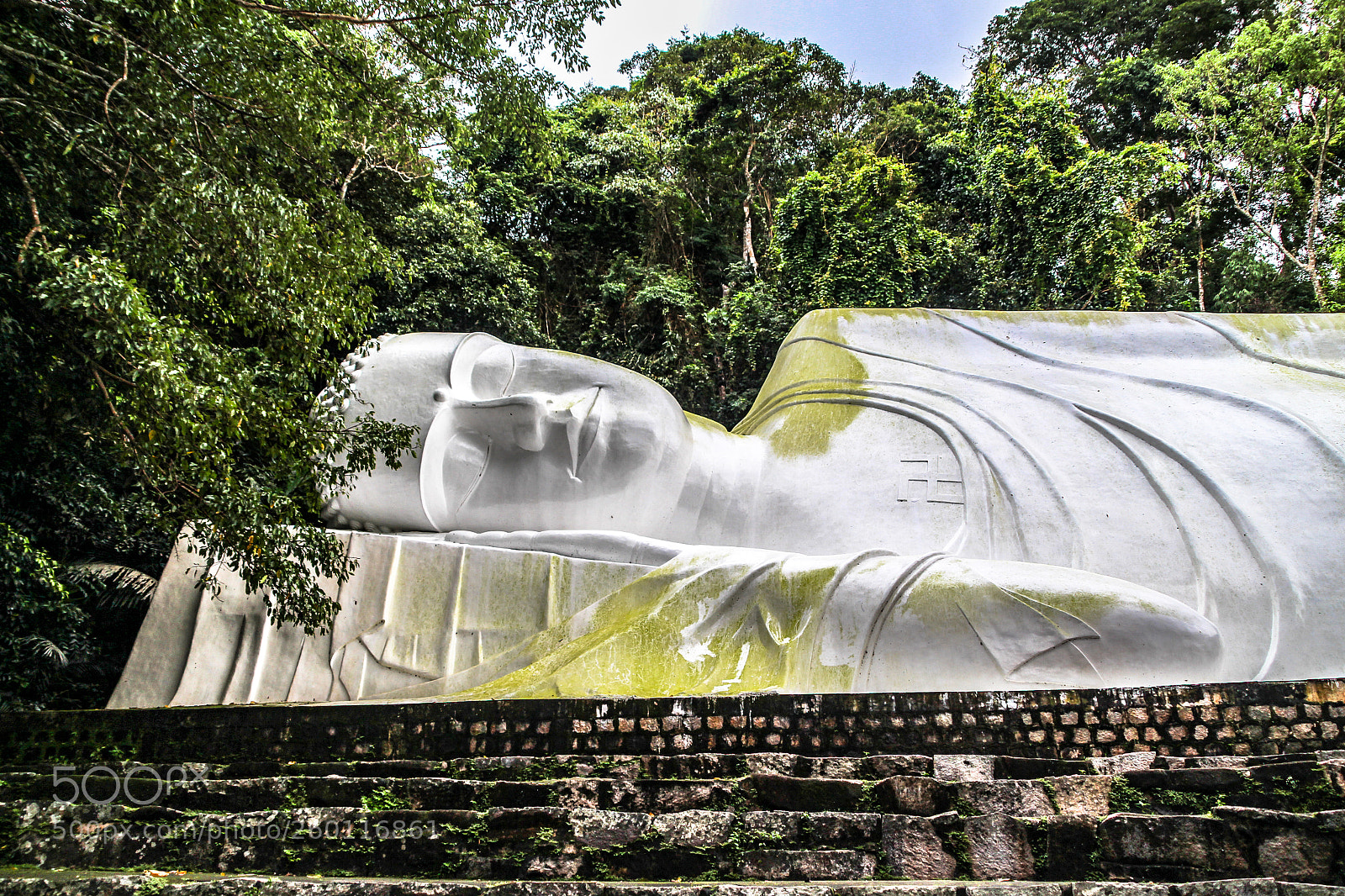 Canon EOS 700D (EOS Rebel T5i / EOS Kiss X7i) sample photo. Sleeping buddha photography