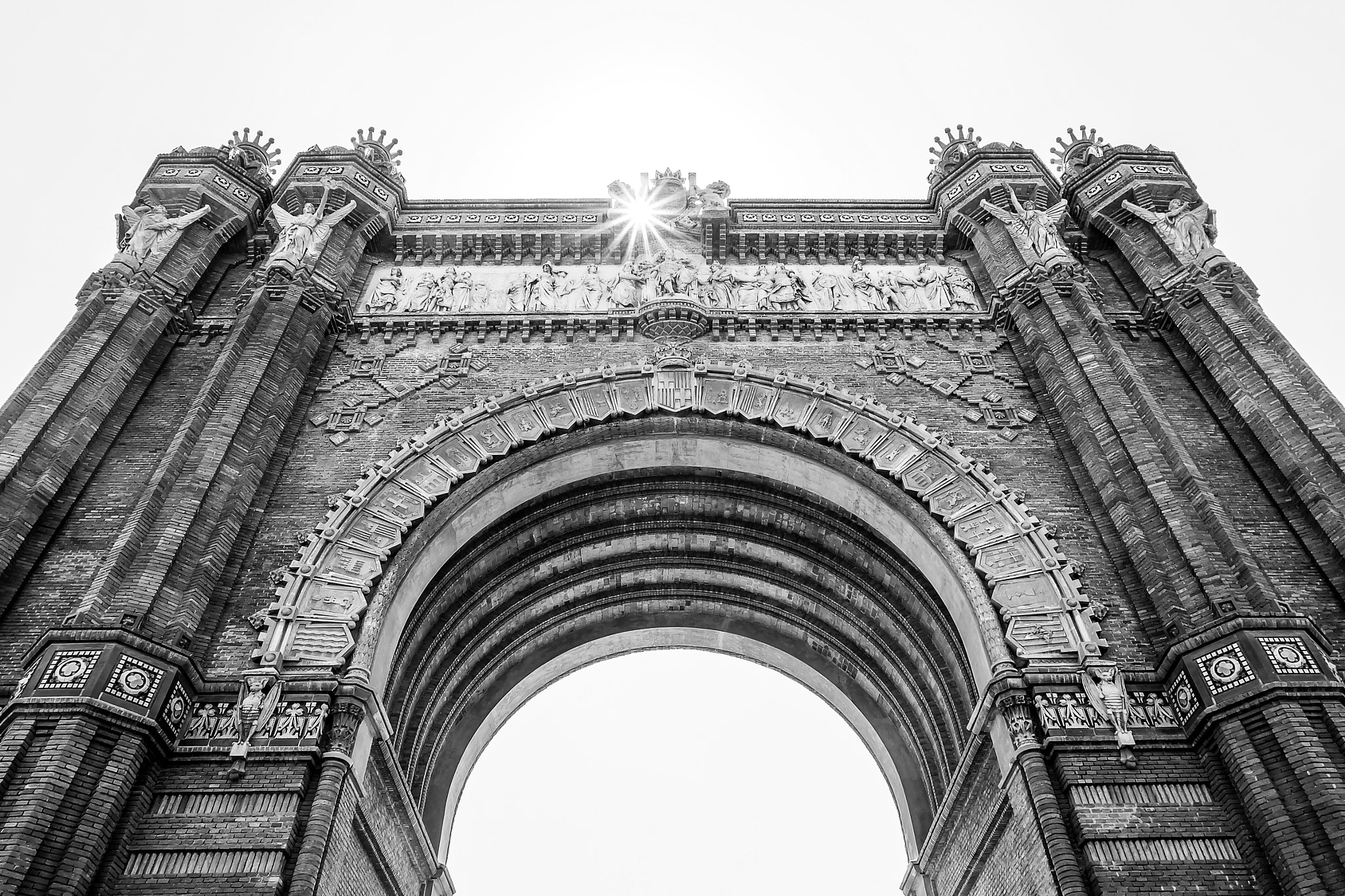 Fujifilm X-A2 sample photo. Arc de triomf barcelona photography