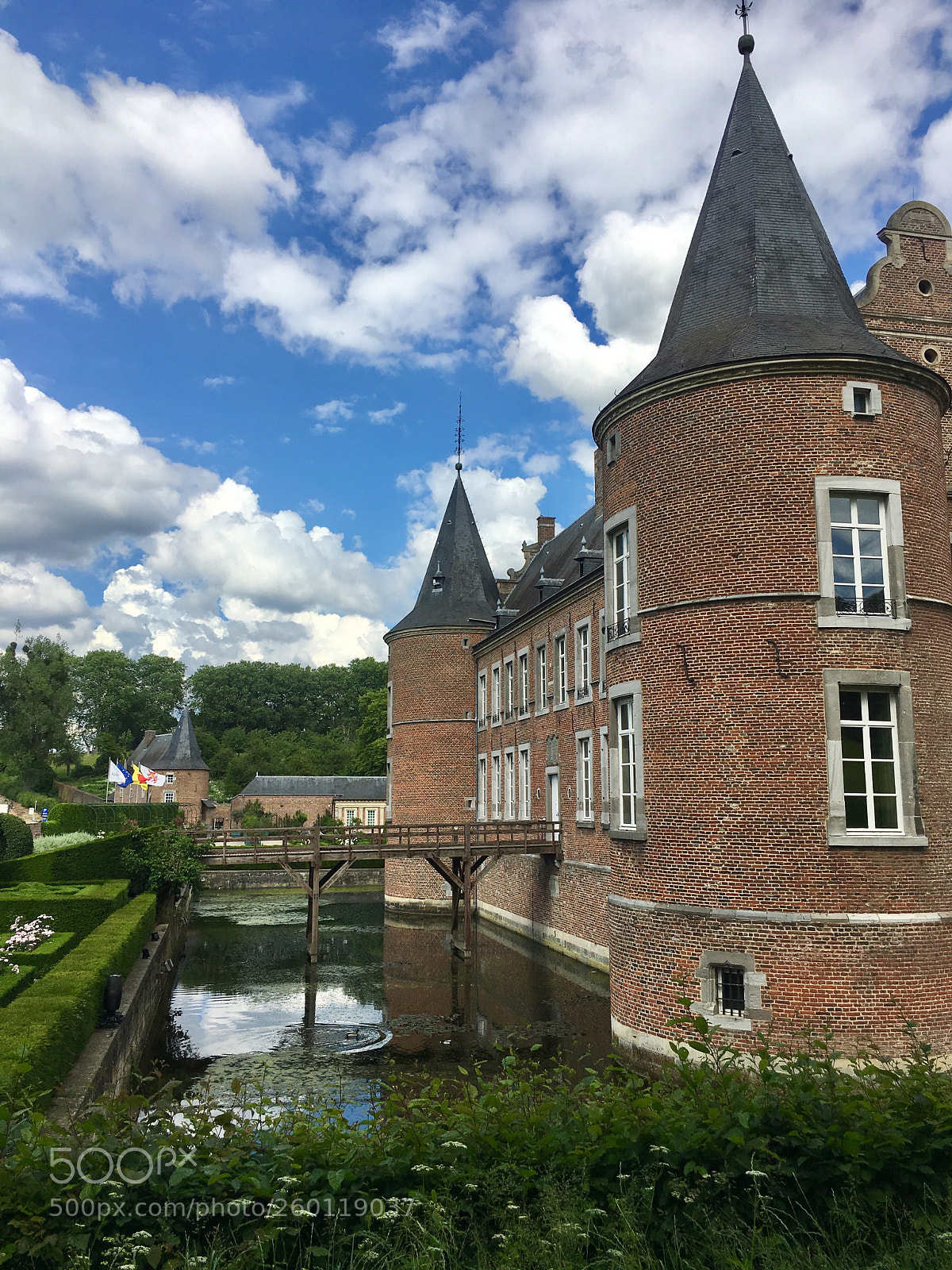 Apple iPhone 6s Plus sample photo. Belgian castle photography