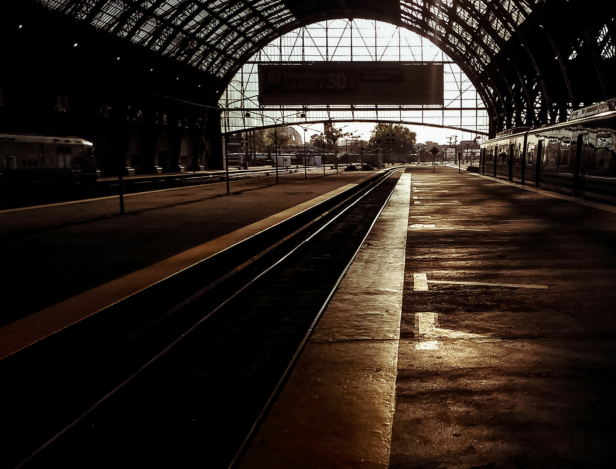 LG G2 MINI sample photo. Retiro train station photography