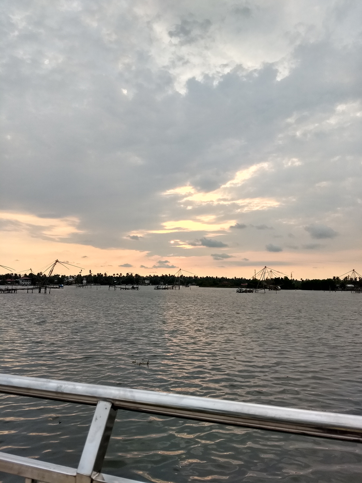 Motorola Moto G (5) Plus sample photo. Lake photography
