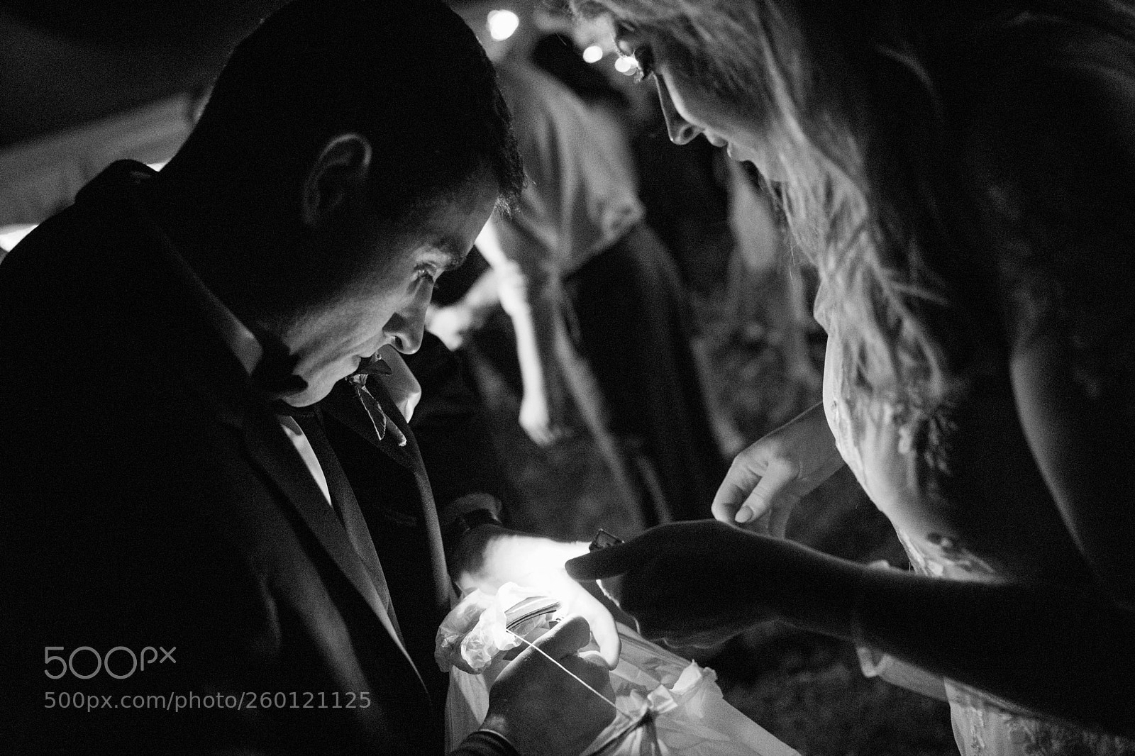 Canon EOS 5D Mark IV sample photo. Lighting the lantern photography