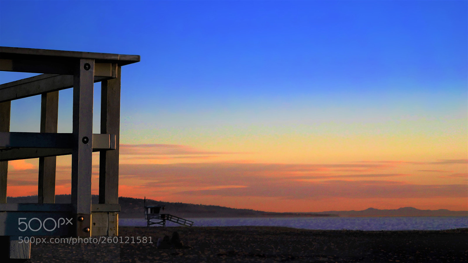 Panasonic Lumix DMC-GH4 sample photo. Lifeguard station sunset photography