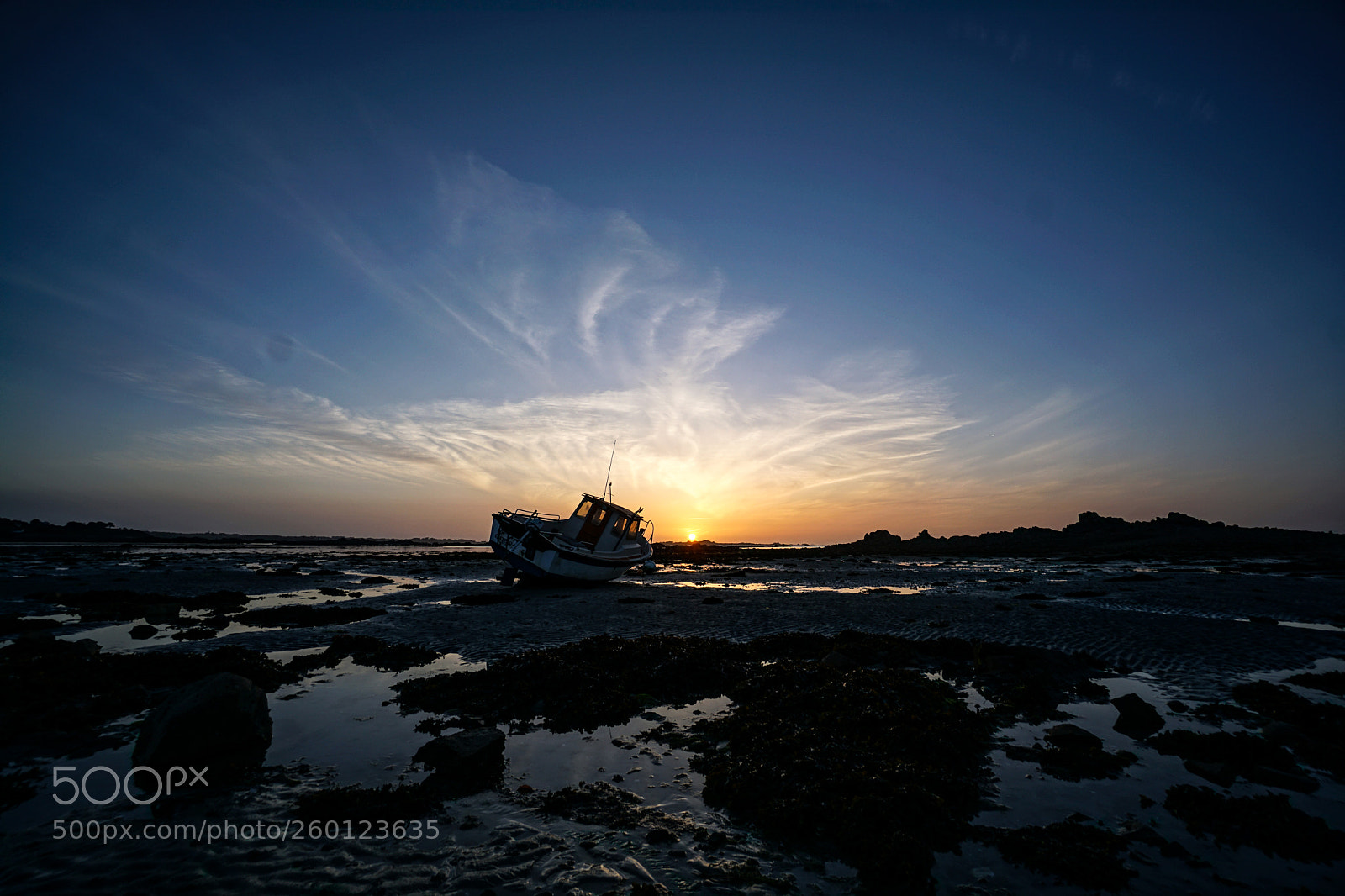 Sony a6000 sample photo. Boat & sun photography