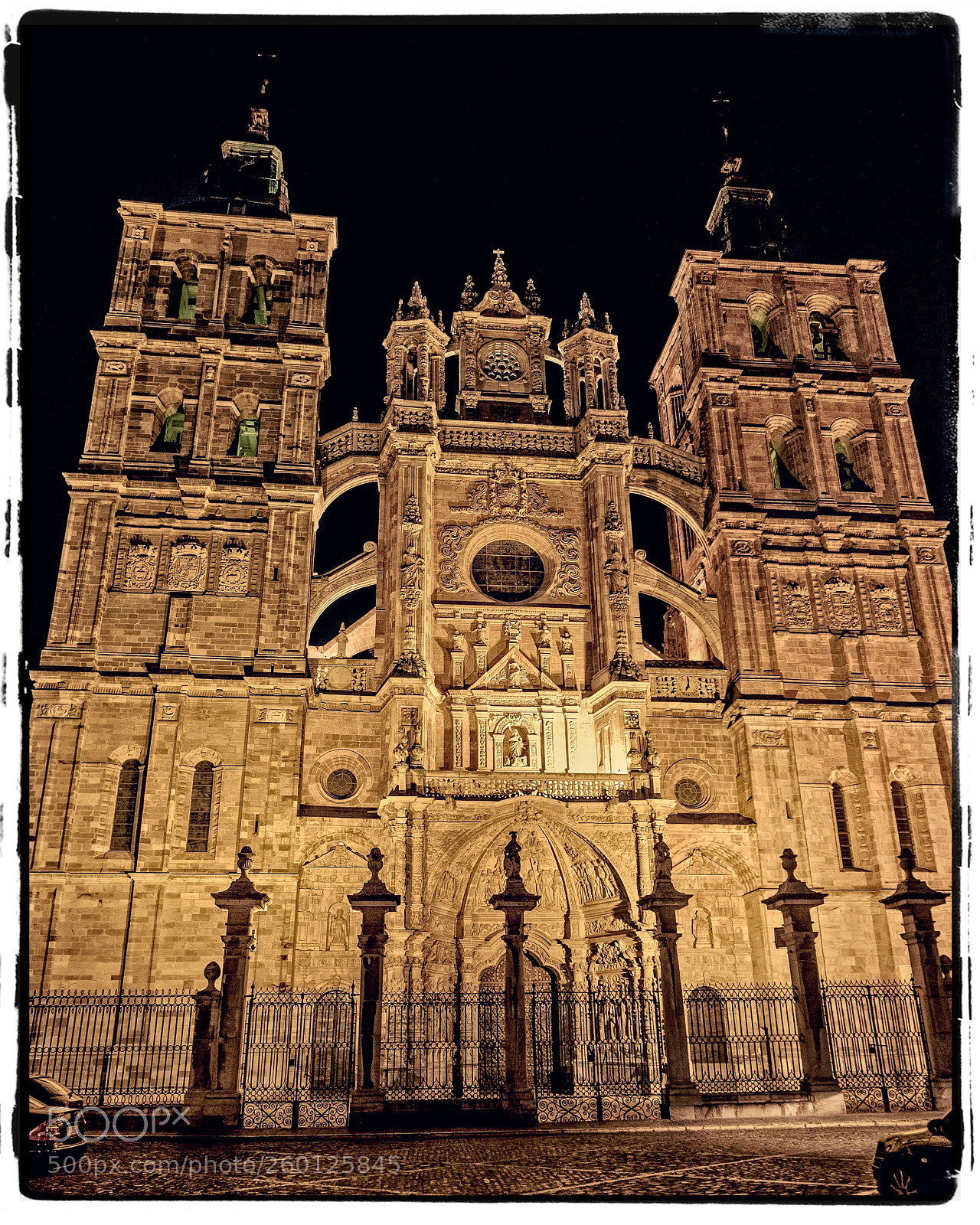 Fujifilm X-T2 sample photo. Astorga cathedral photography