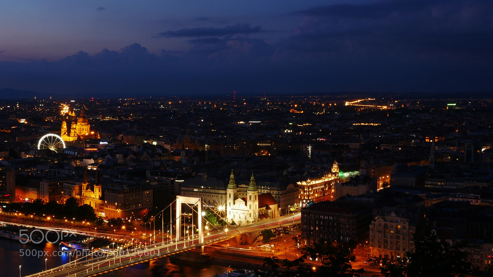 Panasonic Lumix DMC-GX85 (Lumix DMC-GX80 / Lumix DMC-GX7 Mark II) sample photo. Budapest at night photography